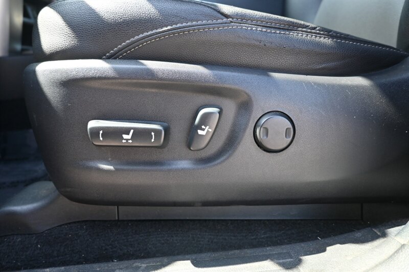 2014 Toyota 4Runner SR5 Premium photo 16