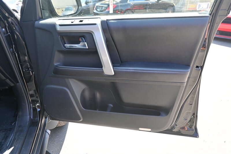 2014 Toyota 4Runner SR5 Premium photo 49