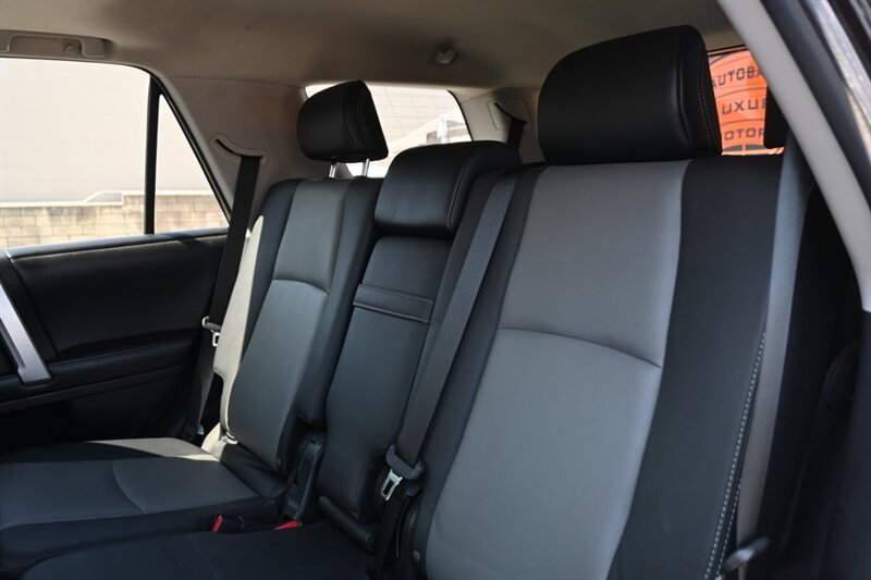 2014 Toyota 4Runner SR5 Premium photo 37
