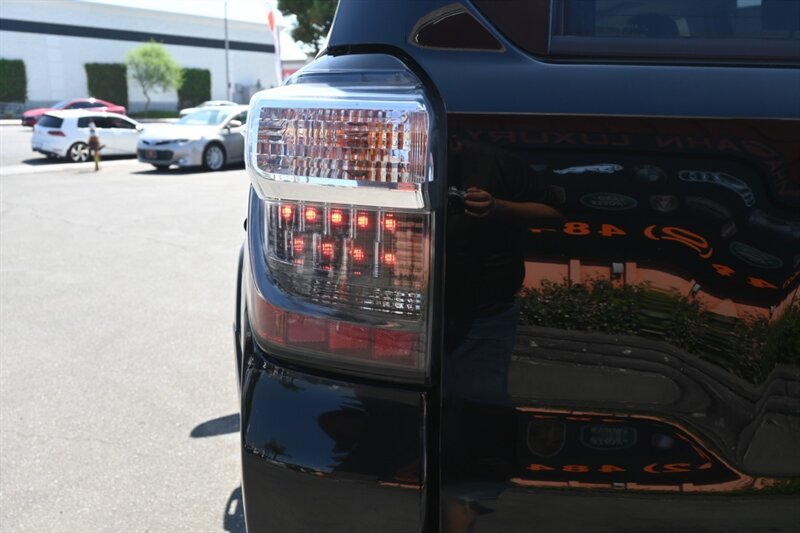 2014 Toyota 4Runner SR5 Premium photo 6