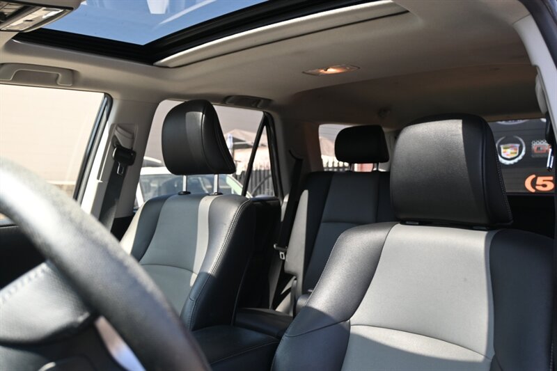 2014 Toyota 4Runner SR5 Premium photo 20