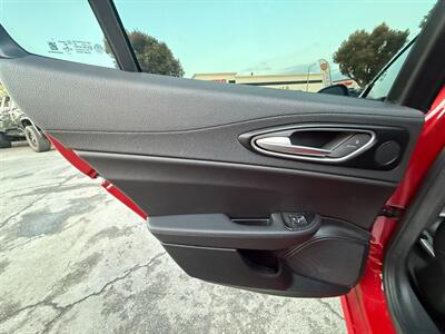 2017 Alfa Romeo Giulia - Photo 23 - Norwalk, CA 90650-2241