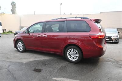 2015 Toyota Sienna XLE Premium 8-Passenger   - Photo 8 - Norwalk, CA 90650-2241