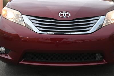 2015 Toyota Sienna XLE Premium 8-Passenger   - Photo 4 - Norwalk, CA 90650-2241