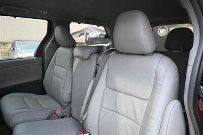 2015 Toyota Sienna XLE Premium 8-Passenger   - Photo 32 - Norwalk, CA 90650-2241