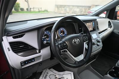 2015 Toyota Sienna XLE Premium 8-Passenger   - Photo 22 - Norwalk, CA 90650-2241
