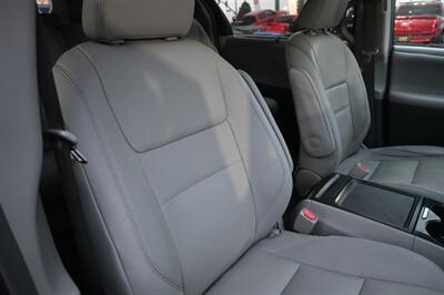 2015 Toyota Sienna XLE Premium 8-Passenger   - Photo 46 - Norwalk, CA 90650-2241