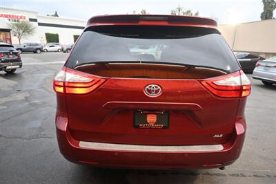 2015 Toyota Sienna XLE Premium 8-Passenger   - Photo 10 - Norwalk, CA 90650-2241