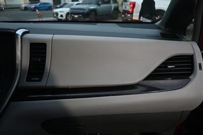 2015 Toyota Sienna XLE Premium 8-Passenger   - Photo 49 - Norwalk, CA 90650-2241