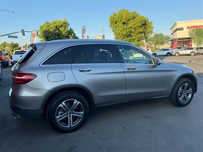 2019 Mercedes-Benz GLC GLC 300 - Photo 14 - Norwalk, CA 90650-2241
