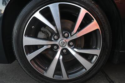 2017 Nissan Maxima Platinum   - Photo 15 - Norwalk, CA 90650-2241