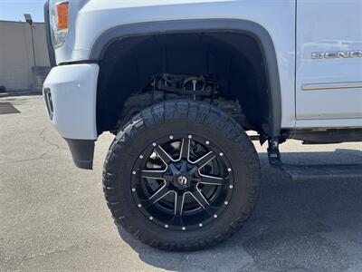 2019 GMC Sierra 2500HD Denali - Photo 8 - Norwalk, CA 90650-2241