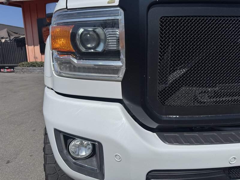 2019 GMC Sierra 2500HD Denali - Photo 4 - Norwalk, CA 90650-2241
