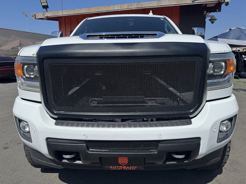 2019 GMC Sierra 2500HD Denali - Photo 5 - Norwalk, CA 90650-2241