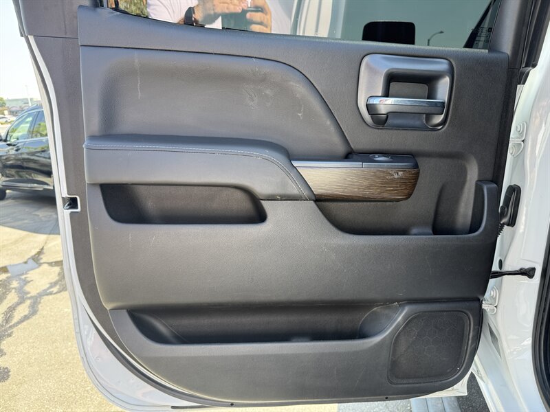 2019 GMC Sierra 2500HD Denali - Photo 32 - Norwalk, CA 90650-2241