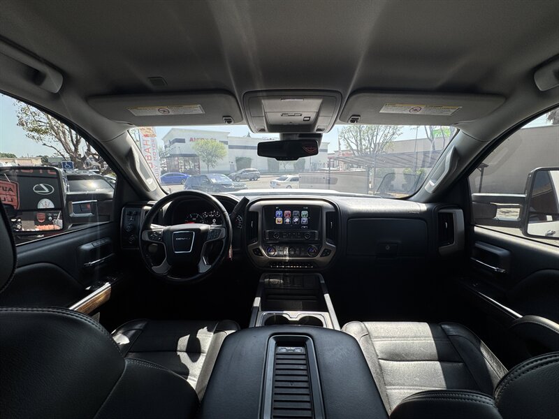 2019 GMC Sierra 2500HD Denali - Photo 38 - Norwalk, CA 90650-2241