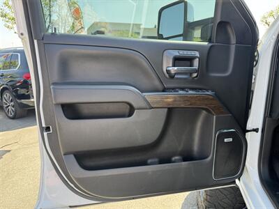 2019 GMC Sierra 2500HD Denali - Photo 24 - Norwalk, CA 90650-2241