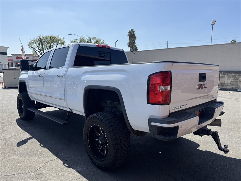 2019 GMC Sierra 2500HD Denali - Photo 14 - Norwalk, CA 90650-2241