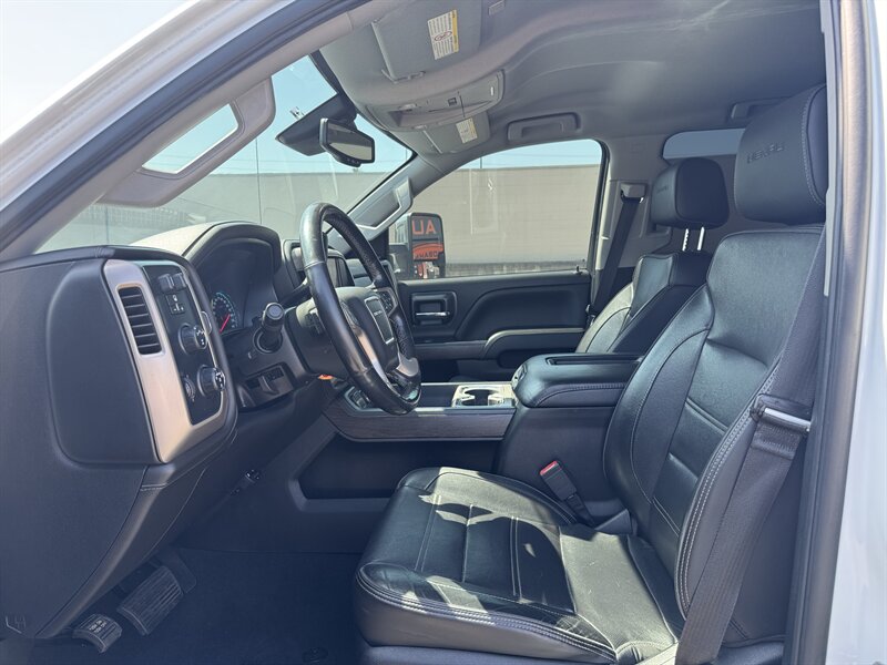 2019 GMC Sierra 2500HD Denali - Photo 27 - Norwalk, CA 90650-2241