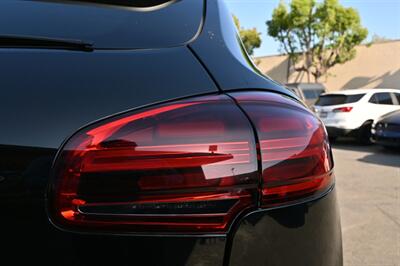 2018 Porsche Cayenne Platinum Edition   - Photo 20 - Norwalk, CA 90650-2241