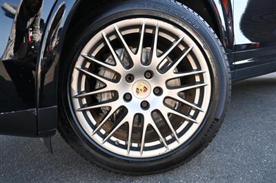 2018 Porsche Cayenne Platinum Edition   - Photo 8 - Norwalk, CA 90650-2241