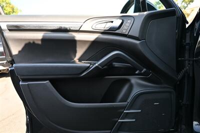 2018 Porsche Cayenne Platinum Edition   - Photo 31 - Norwalk, CA 90650-2241