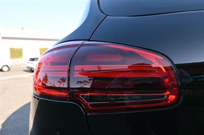 2018 Porsche Cayenne Platinum Edition   - Photo 17 - Norwalk, CA 90650-2241