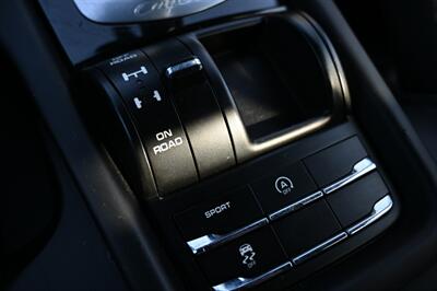 2018 Porsche Cayenne Platinum Edition   - Photo 76 - Norwalk, CA 90650-2241