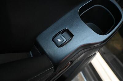 2018 GMC Yukon SLE   - Photo 38 - Norwalk, CA 90650-2241