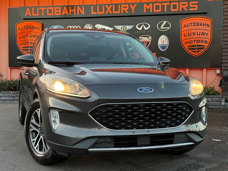 2020 Ford Escape SEL's photo