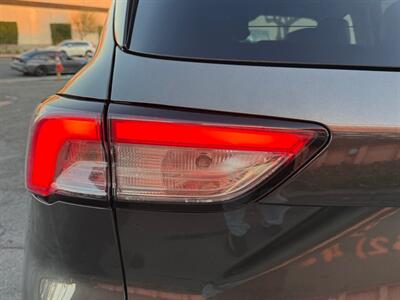 2020 Ford Escape SEL   - Photo 9 - Norwalk, CA 90650-2241