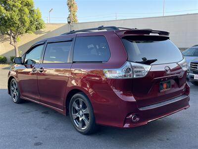 2017 Toyota Sienna SE 8-Passenger   - Photo 9 - Norwalk, CA 90650-2241