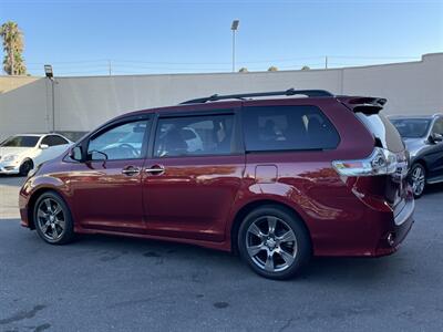 2017 Toyota Sienna SE 8-Passenger   - Photo 8 - Norwalk, CA 90650-2241