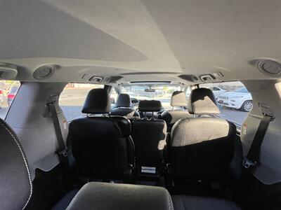 2017 Toyota Sienna SE 8-Passenger   - Photo 32 - Norwalk, CA 90650-2241