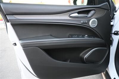 2019 Alfa Romeo Stelvio Ti   - Photo 17 - Norwalk, CA 90650-2241