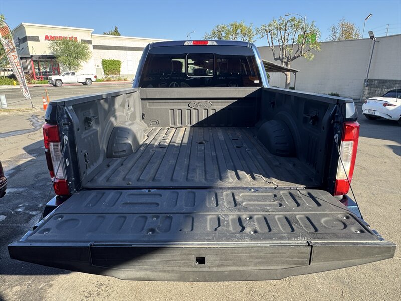 2019 Ford F-250 Super Duty Lariat - Photo 18 - Norwalk, CA 90650-2241