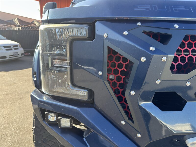 2019 Ford F-250 Super Duty Lariat - Photo 4 - Norwalk, CA 90650-2241