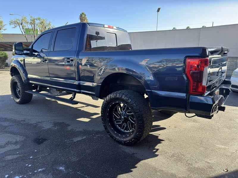 2019 Ford F-250 Super Duty Lariat - Photo 12 - Norwalk, CA 90650-2241