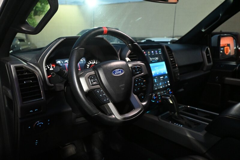 2017 Ford F-150 Raptor photo 26