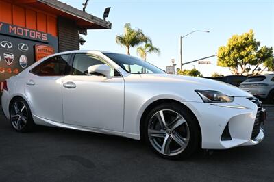 2017 Lexus IS 200t   - Photo 15 - Norwalk, CA 90650-2241
