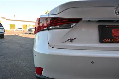 2017 Lexus IS 200t   - Photo 9 - Norwalk, CA 90650-2241