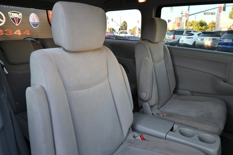 2017 Nissan Quest SV photo 44