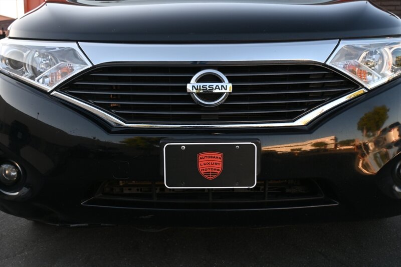 2017 Nissan Quest SV photo 4