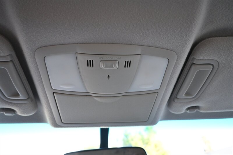 2017 Nissan Quest SV photo 38