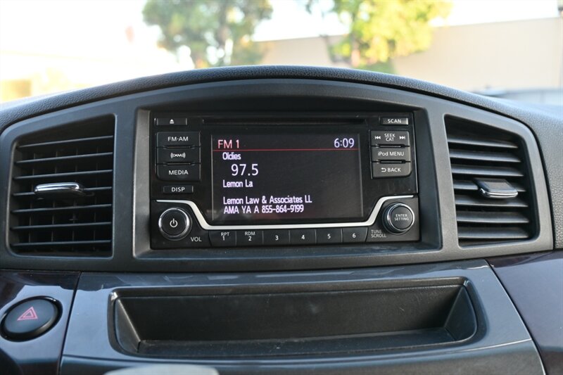 2017 Nissan Quest SV photo 34