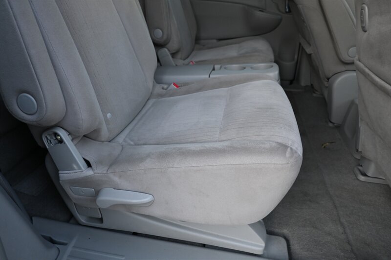 2017 Nissan Quest SV photo 46