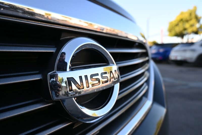 2017 Nissan Quest SV photo 55