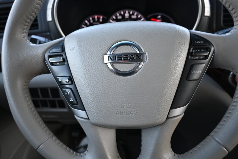 2017 Nissan Quest SV photo 27