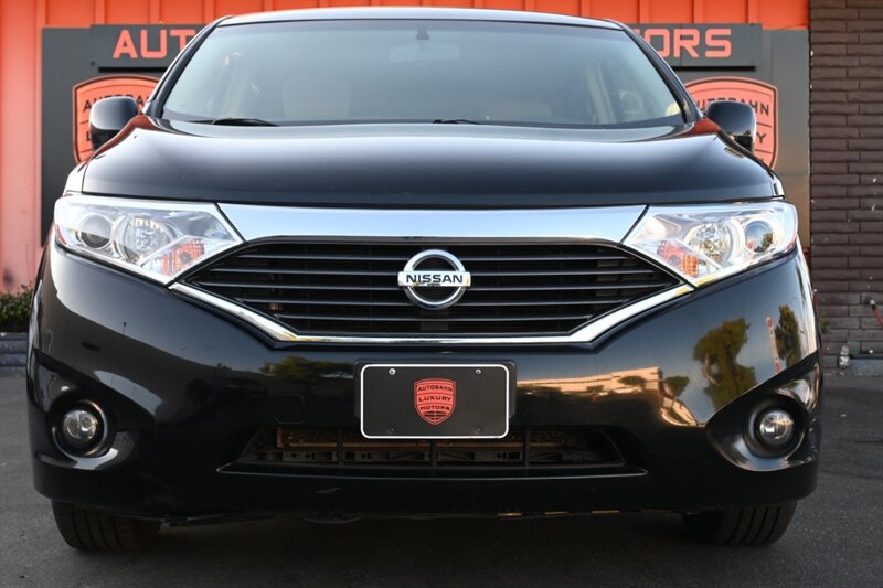 2017 Nissan Quest SV photo 2