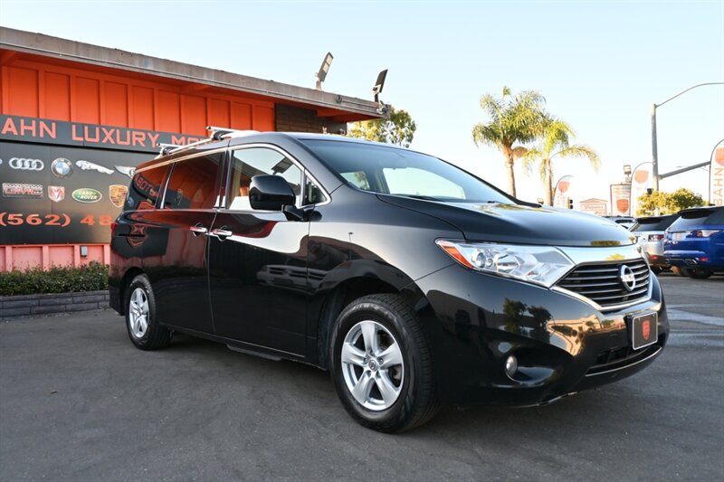 2017 Nissan Quest SV photo 14